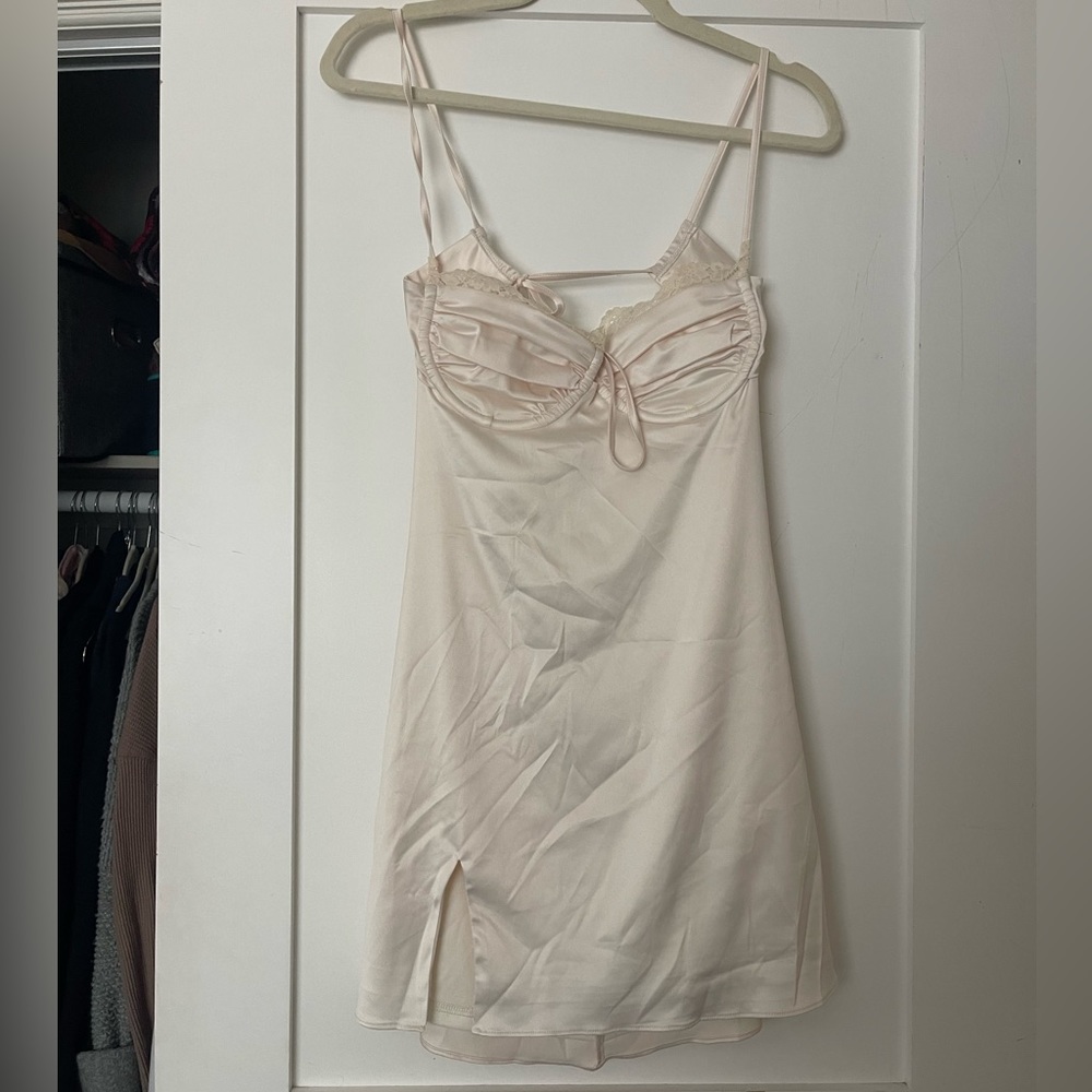 Cream bridal dress size medium with underwire bra